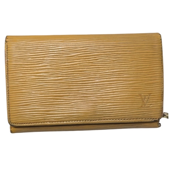Authentic Elise Epi Louis Vuitton Yellow Leather Wallet with Snap Closure - Picture 12 of 15